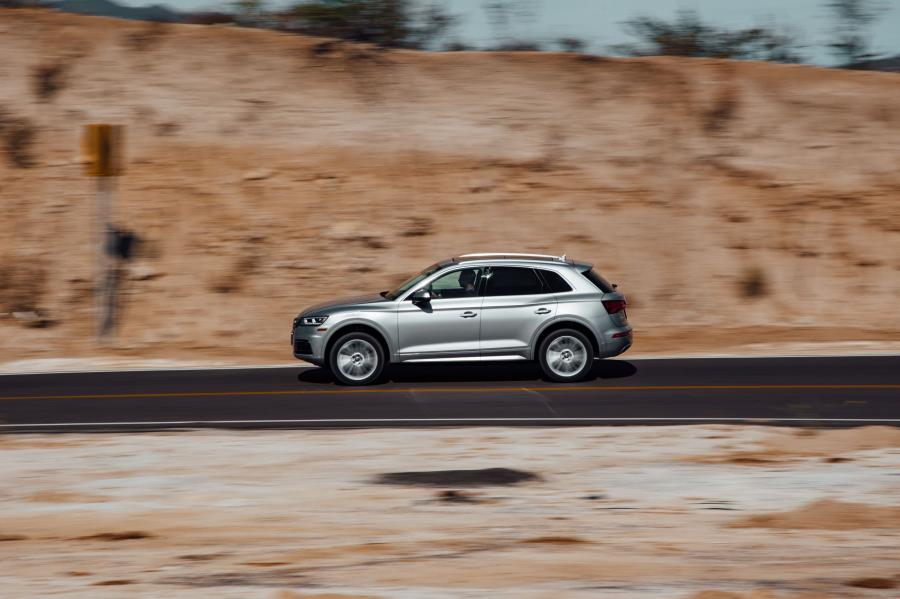  Audi Q5 2.0T Quattro 2017 года  (NA) (фото 24 из 40)